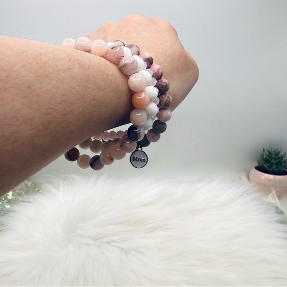 “Mom” Arm Candy Beaded Bracelet - Picture 4 of 7